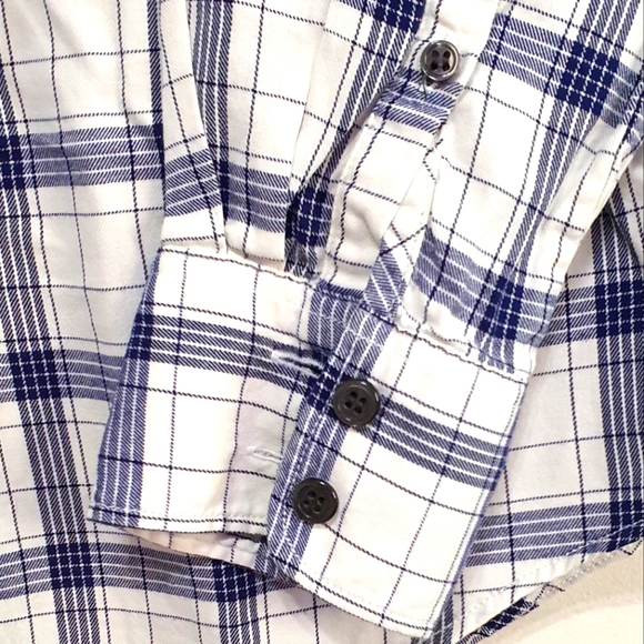 J. Crew Long Sleeve Button Down Top. Like New! - Picture 5 of 10